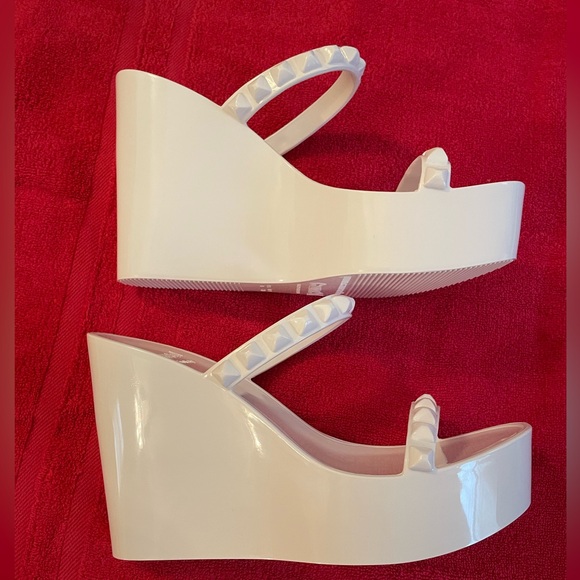 NWOT- Carmen Sol - Tonino Wedge in white, size 8 - Picture 15 of 15